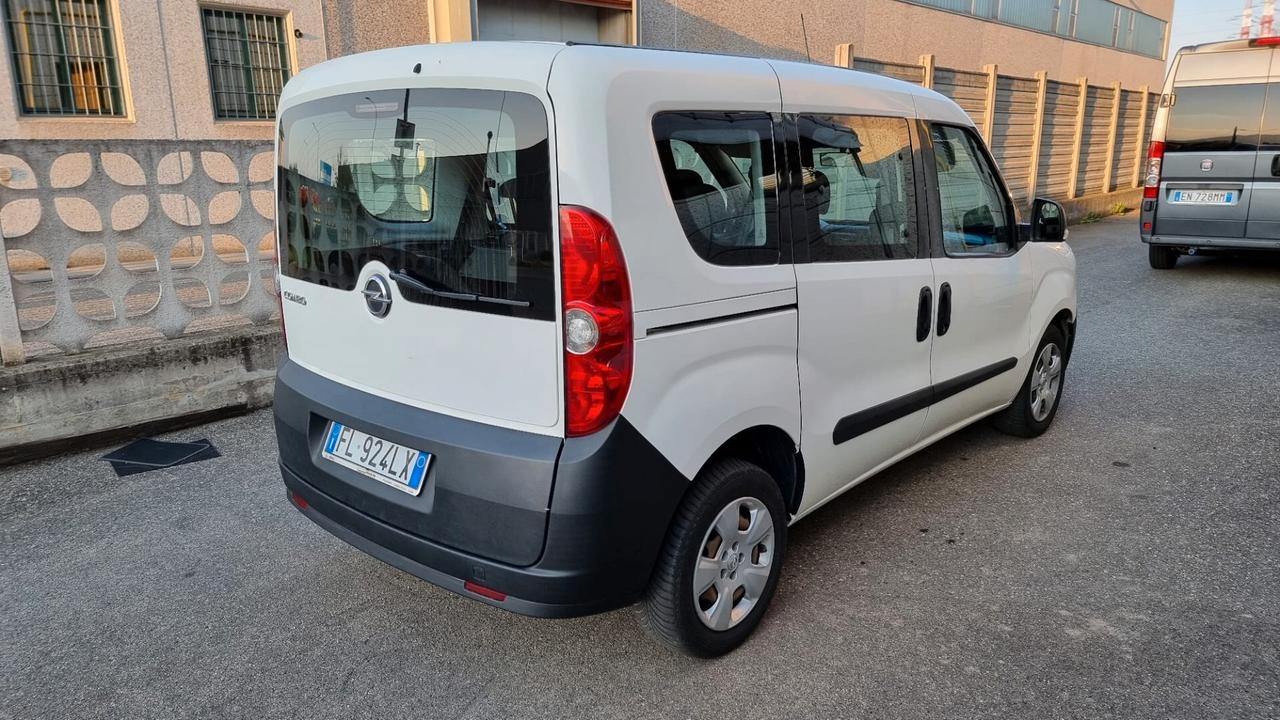 Opel Combo autocarro 5 posti