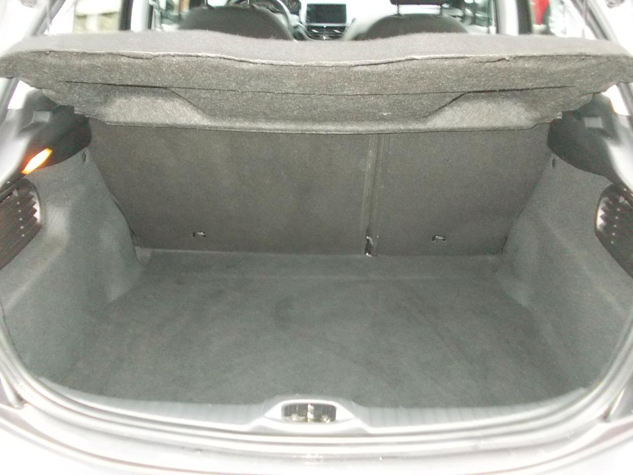 Peugeot 208 -12 PureTech 5P. Active-KM60929 SI NEOPATENTATI