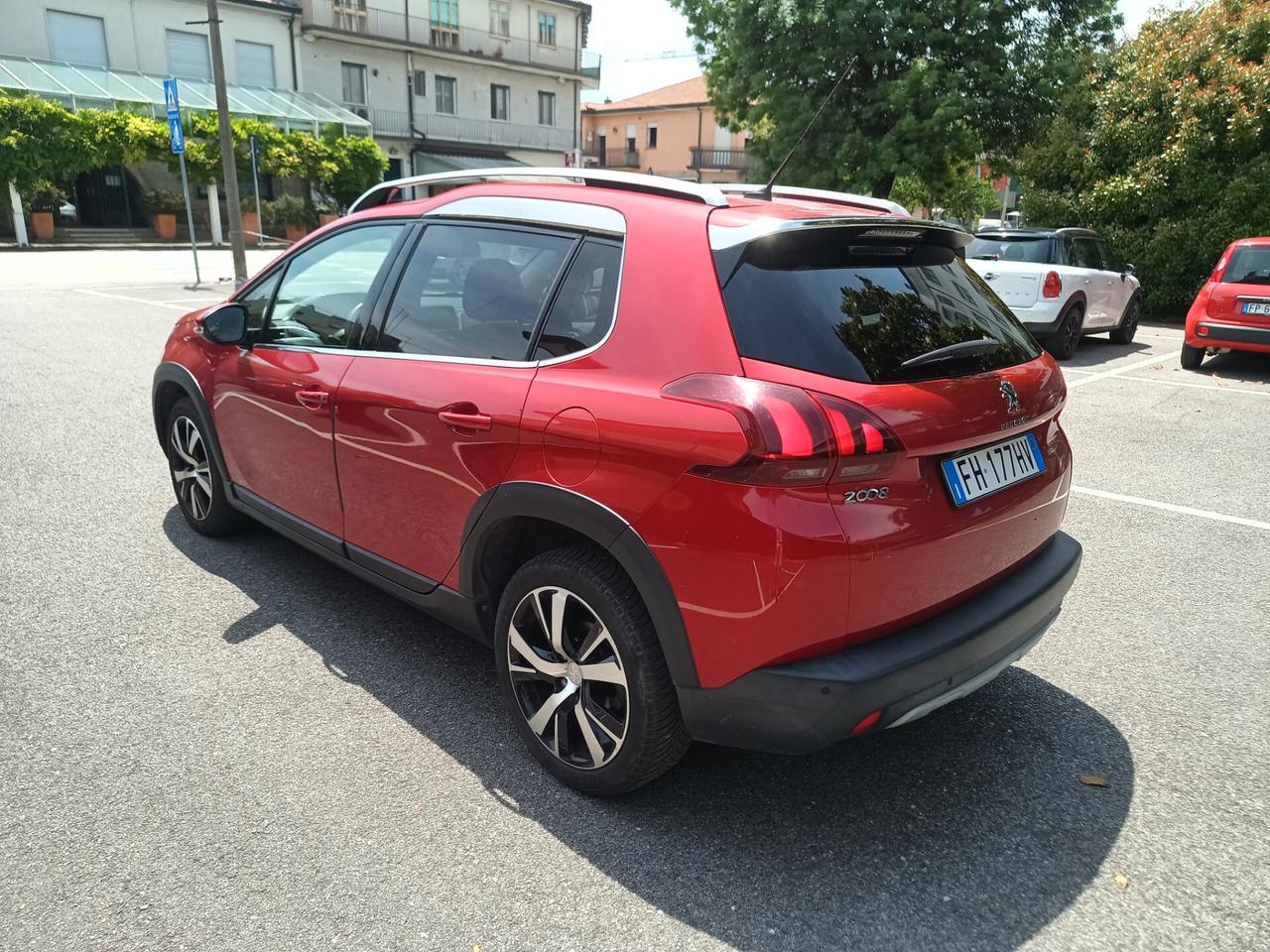 Peugeot 2008 BlueHDi 100 Allure