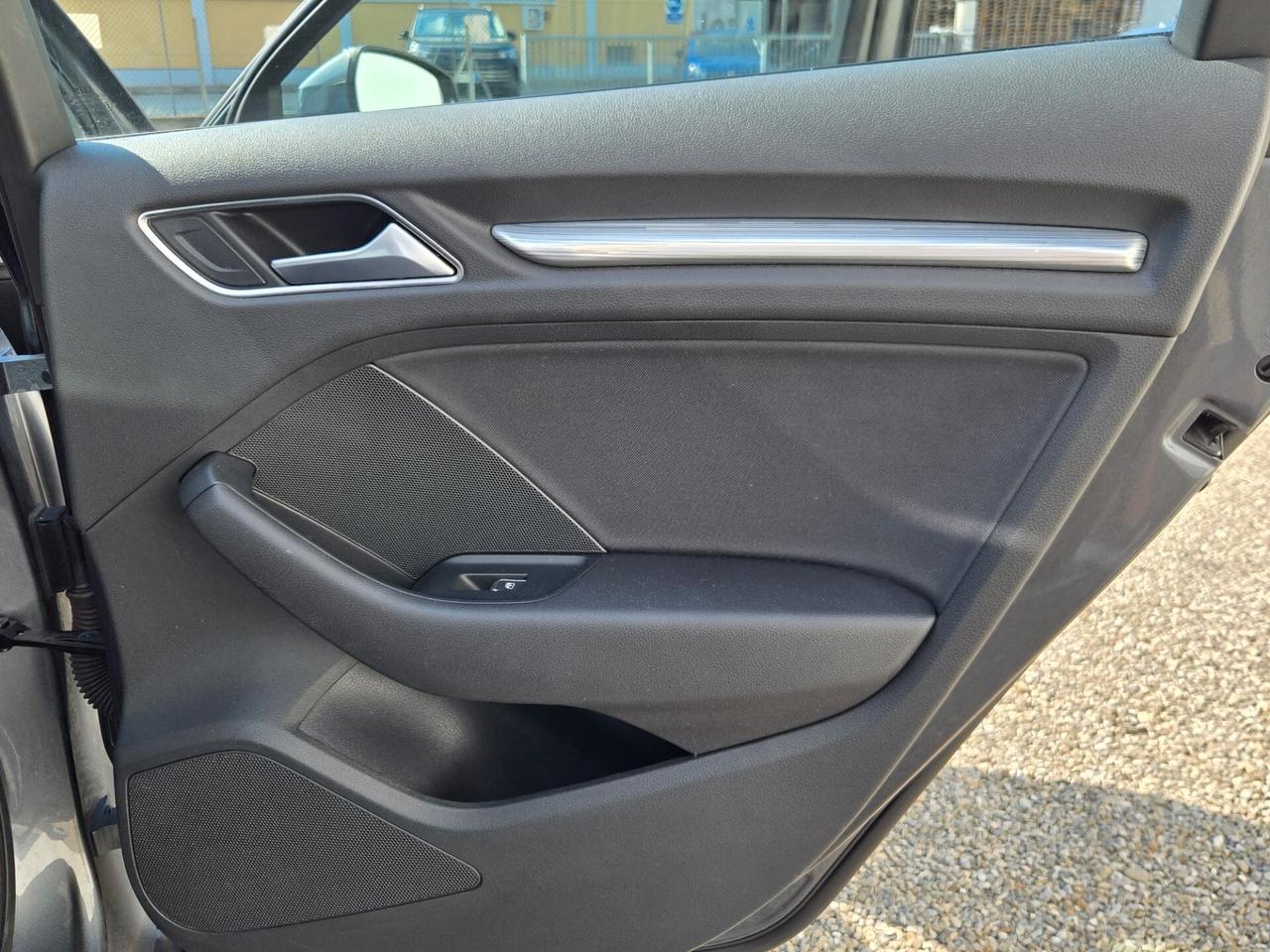 Audi A3 Sedan 1.6 TDI 116 CV Sport
