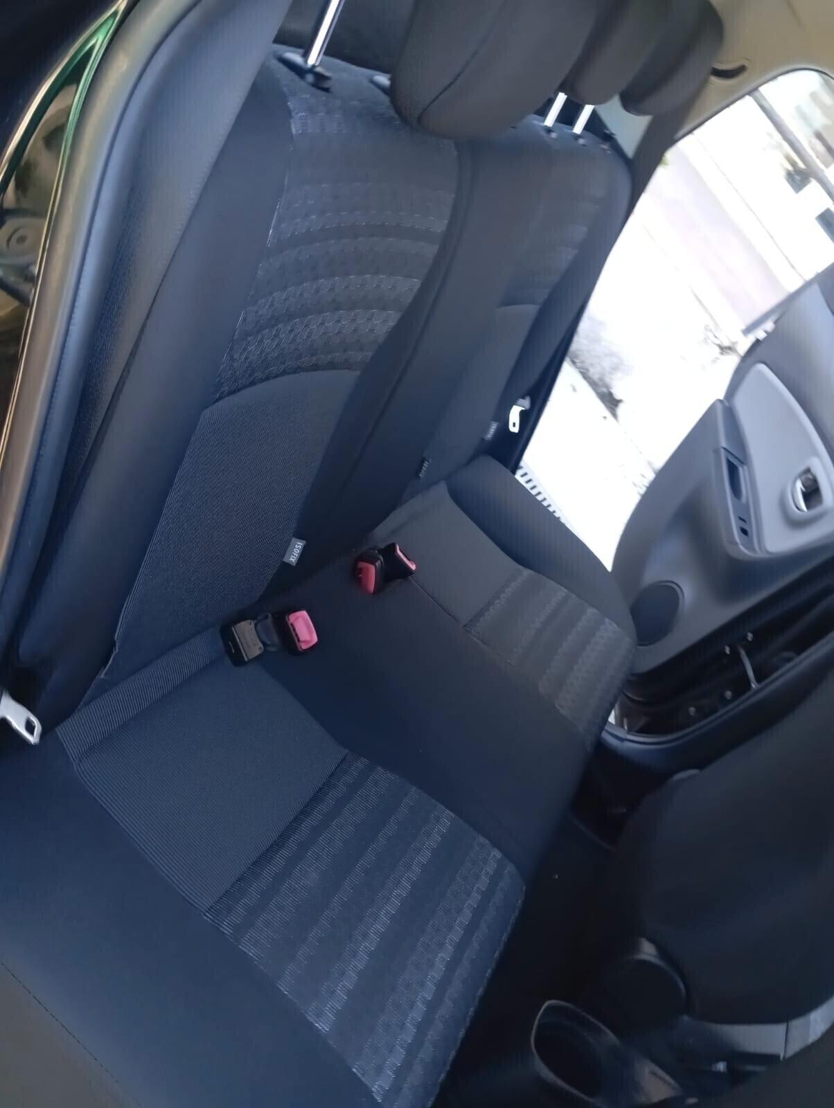 Toyota Yaris 1.4 D 90CV 6M 5 PORTE ACTIVE unipro ben tenuta