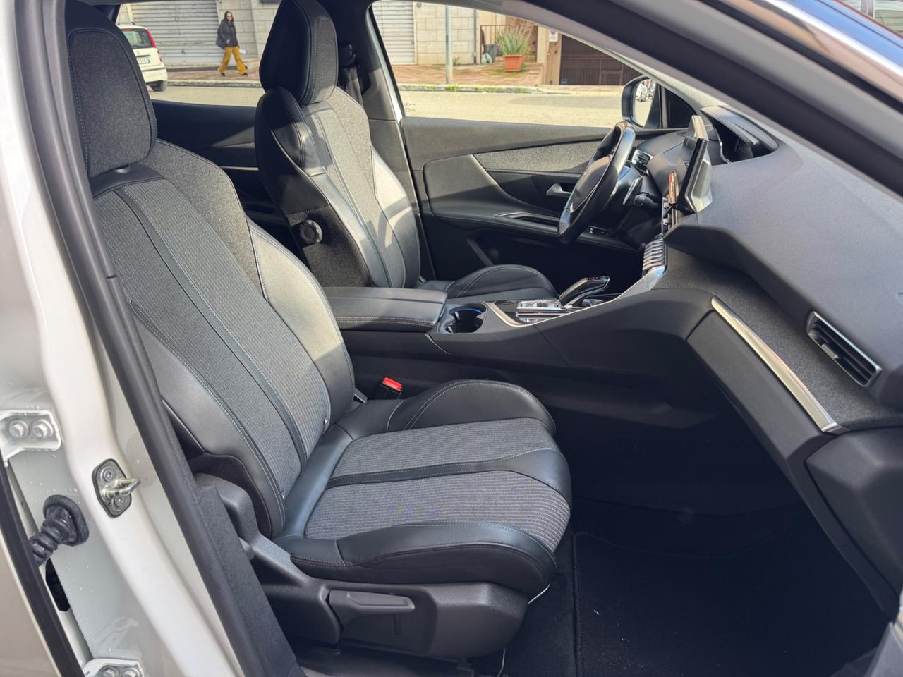 Peugeot 3008 BlueHDi 130 CV Allure Pack