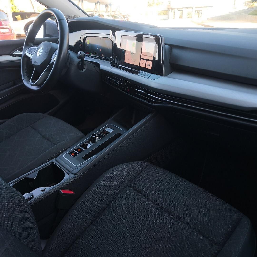 Golf 8 2023 2.0Tdi 115 DSG Pari al nuovo