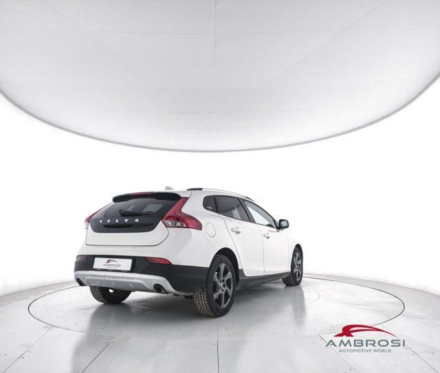 VOLVO V40 Cross Country D2 Geartronic Momentum - AUTOCARRO N1 - PER OPERAT