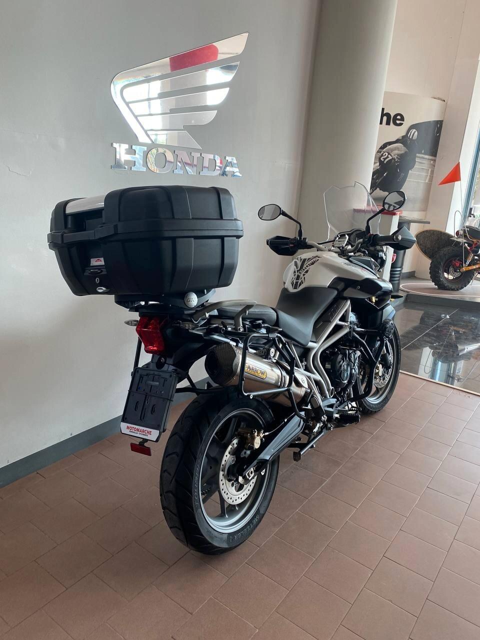 Triumph Tiger 800