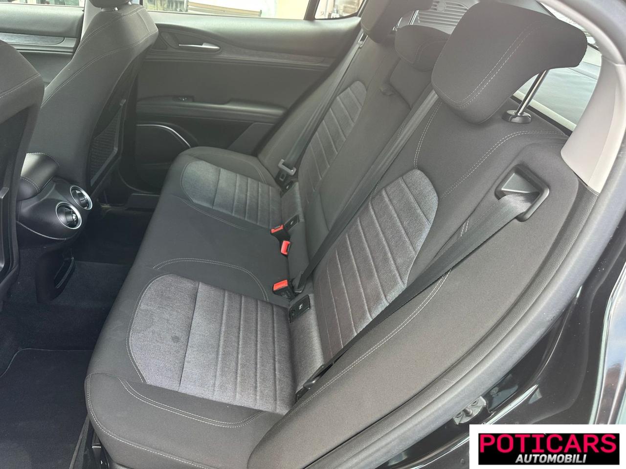Alfa Romeo Stelvio 2.2 Turbodiesel 160 CV AT8 RWD Business