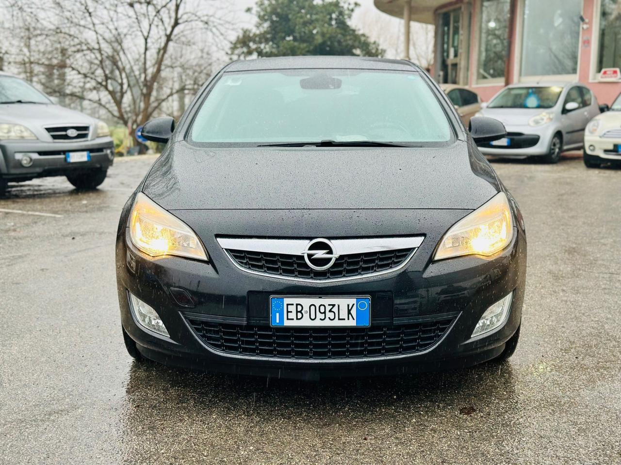 Opel Astra 2010 1.7 CDTI 110CV 5 porte Cosmo ok neopatentati ! ! !