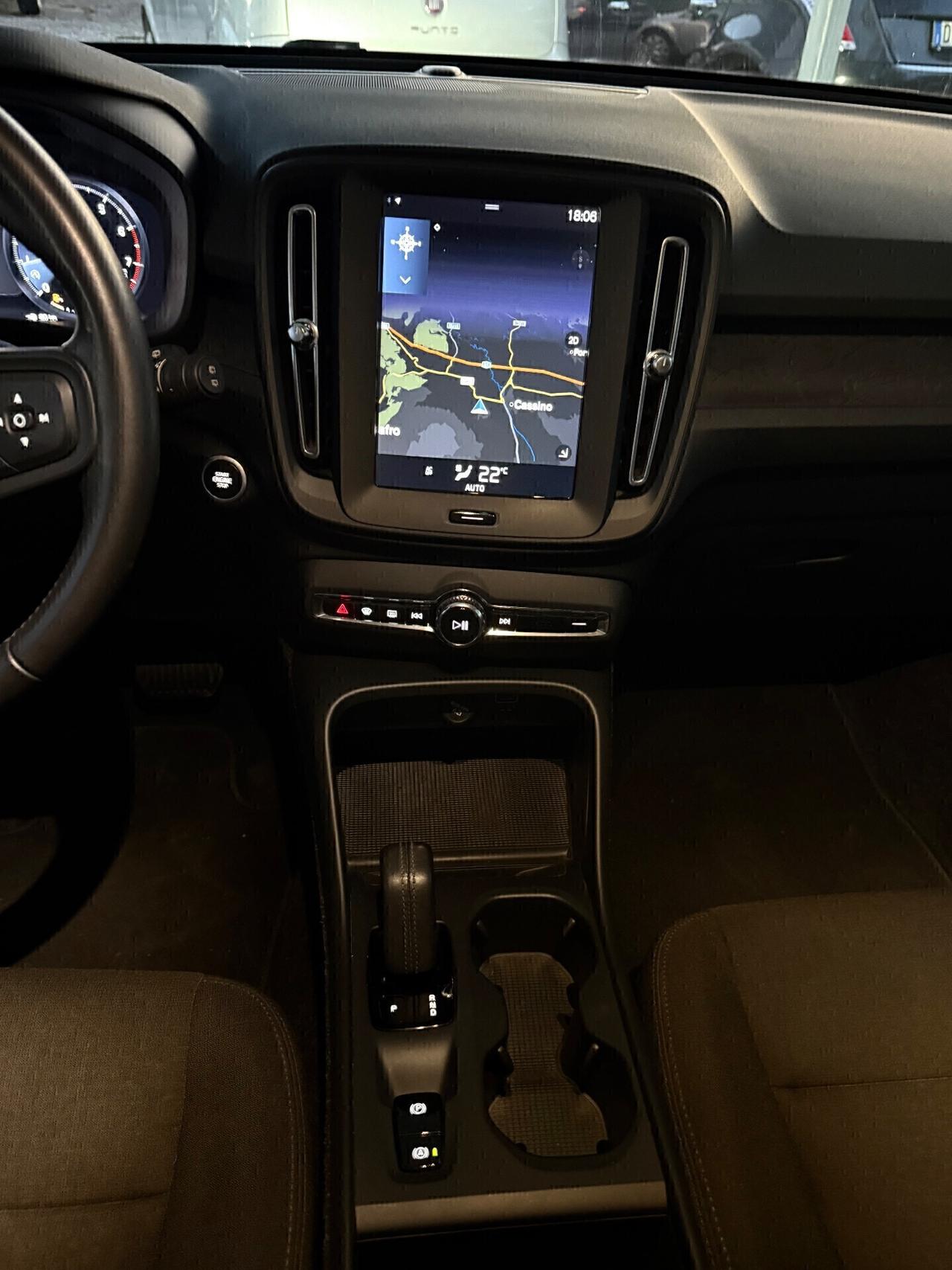 Volvo XC40 T3 Geartronic R-design PARI AL NUOVO