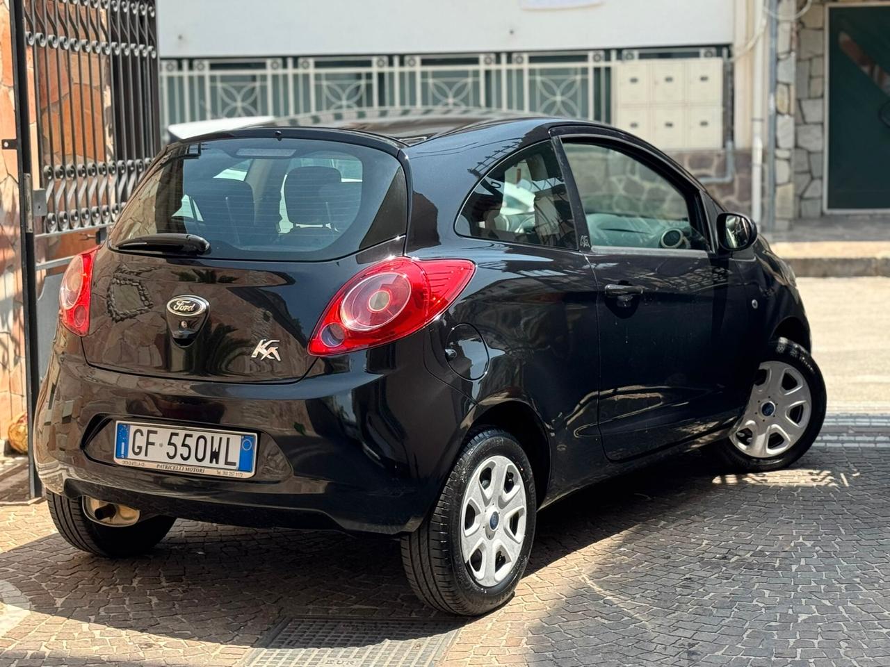 Ford Ka 1.2 8V 69CV Black&White Edition - berlina 2 volumi