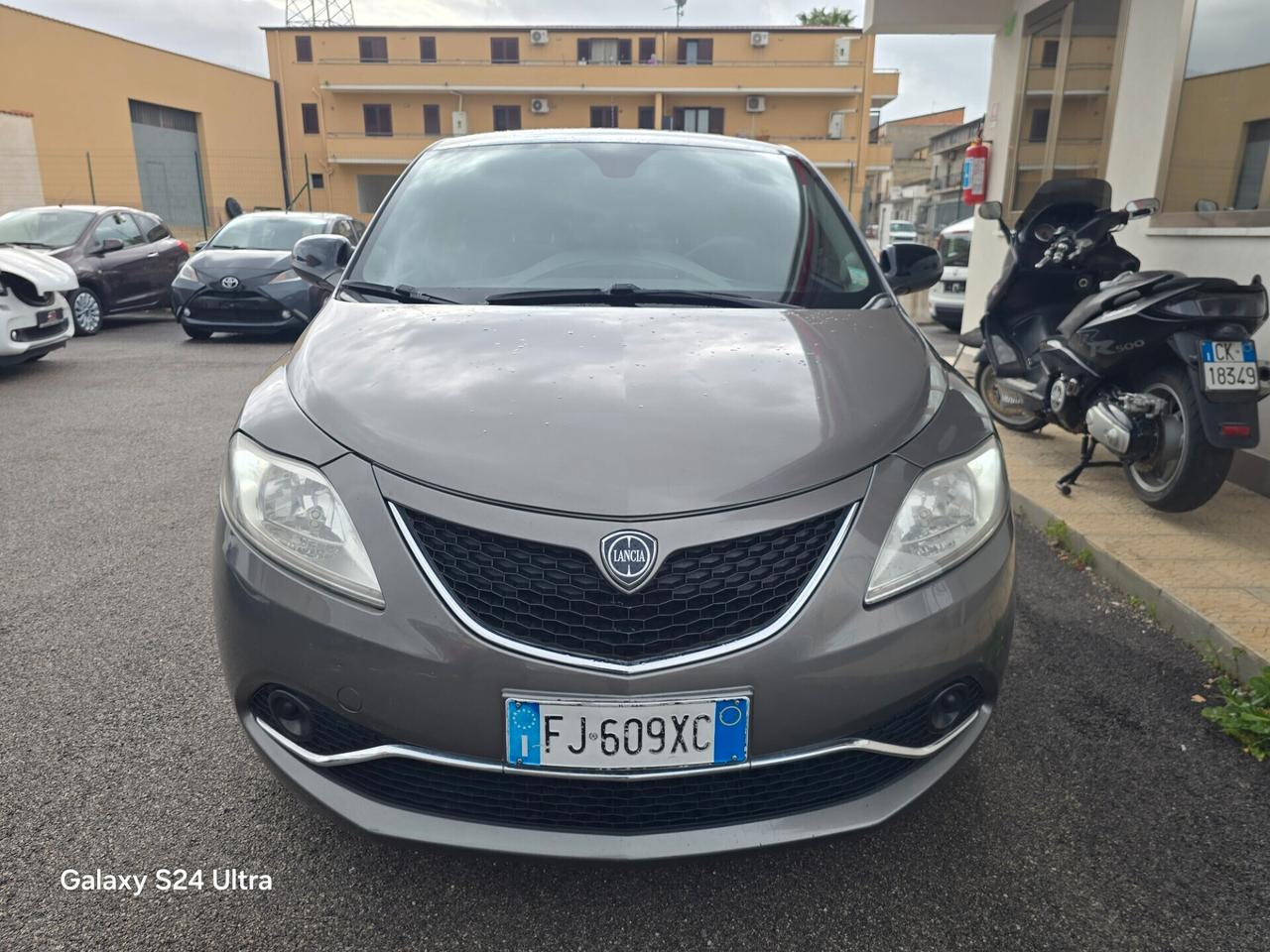 Lancia Ypsilon 1.3 MJT 16V 95 CV 5 porte S&S Silver