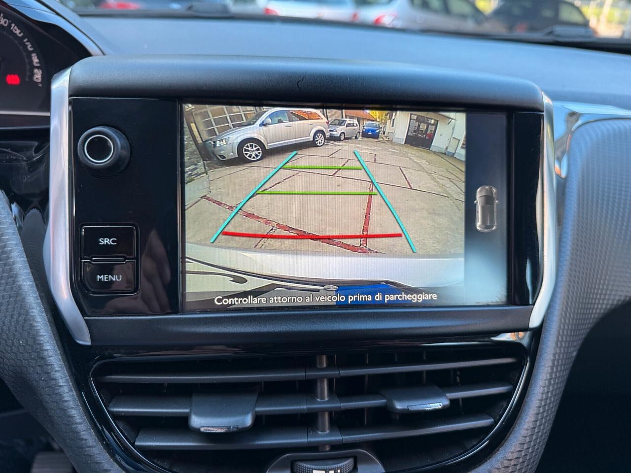 Peugeot 208 BlueHDi 100 5 porte Allure per neopatentati