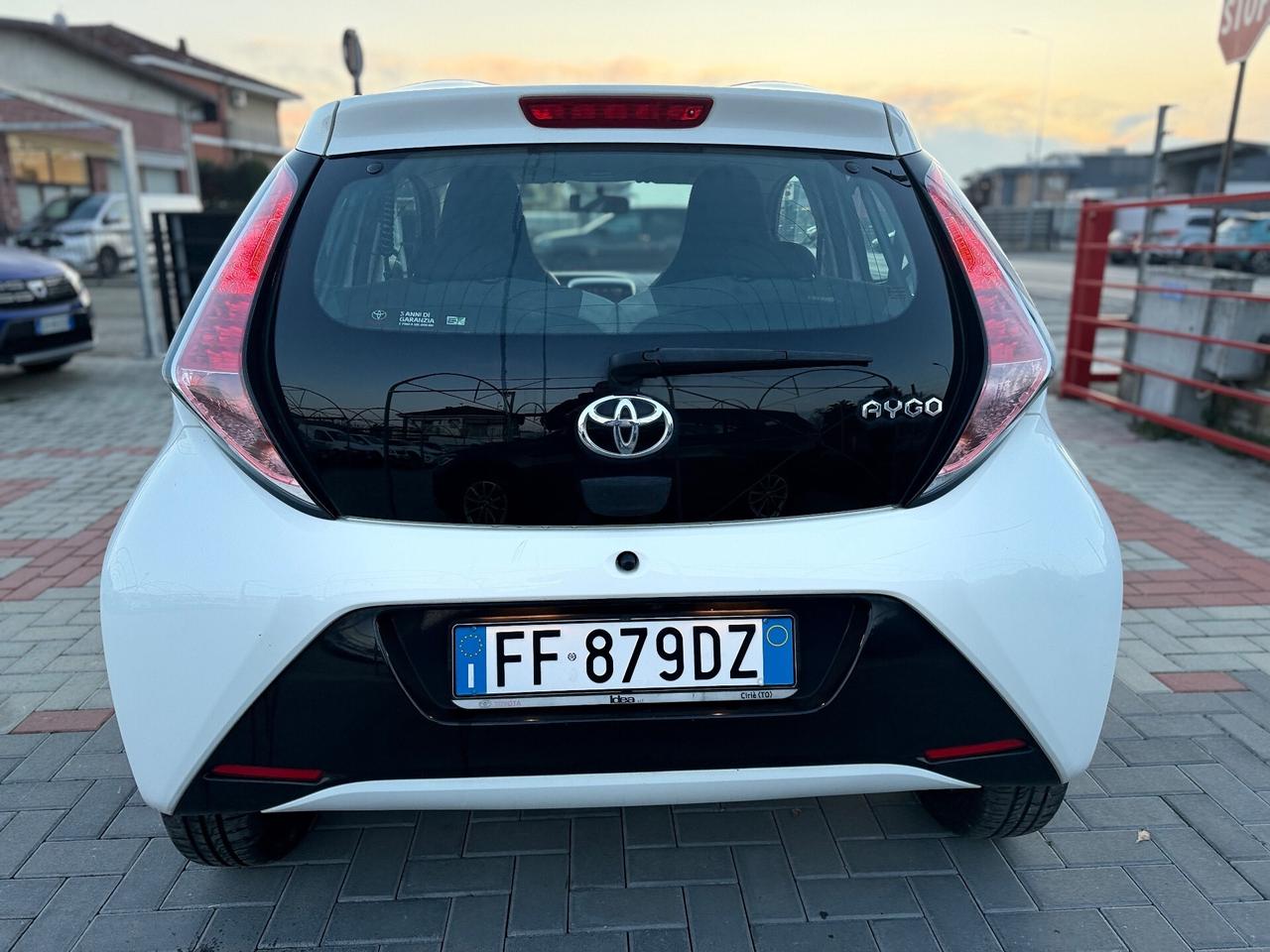Toyota Aygo 1.0 VVT-i 69 CV 5 porte x-play
