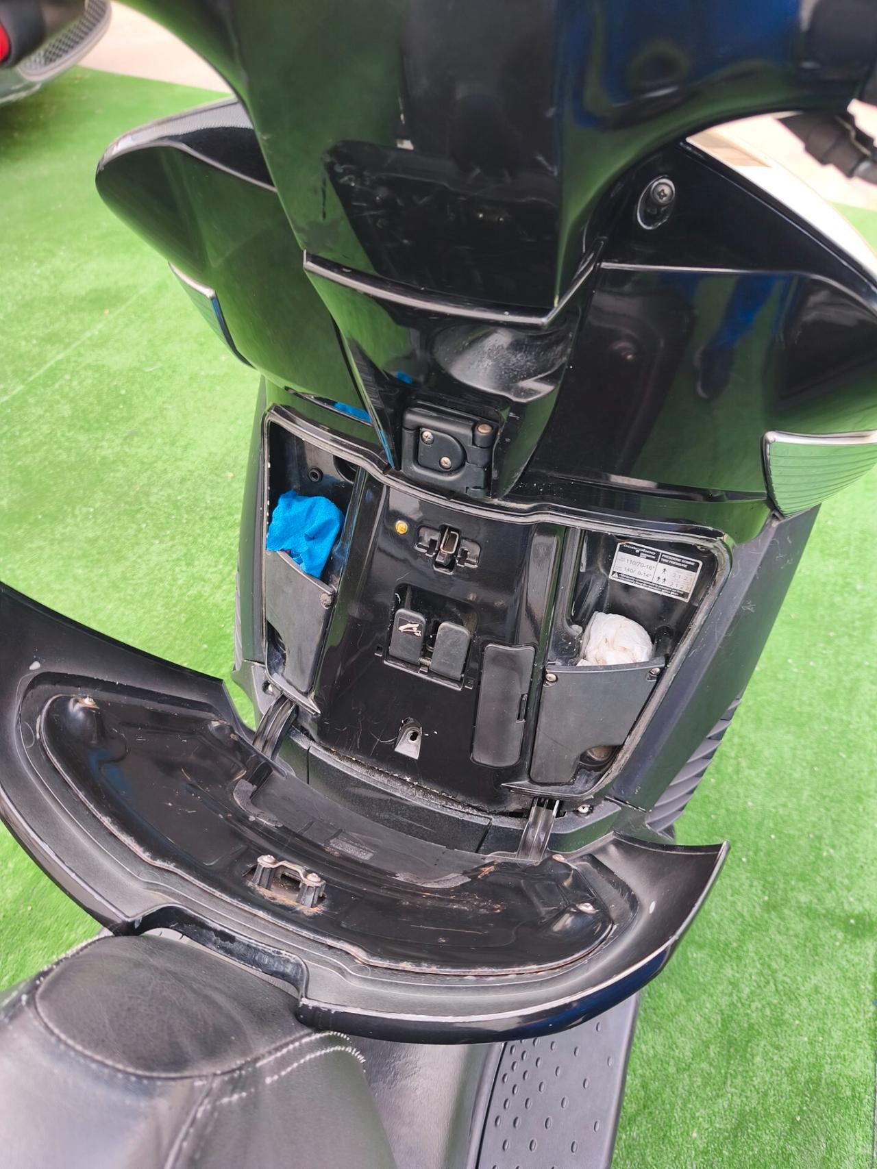 Aprilia Scarabeo 300 Special S