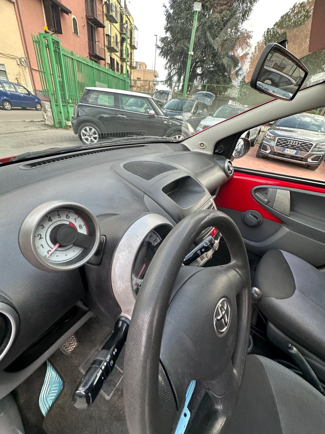 Toyota Aygo 1.0 12V VVT-i 5 porte Sol