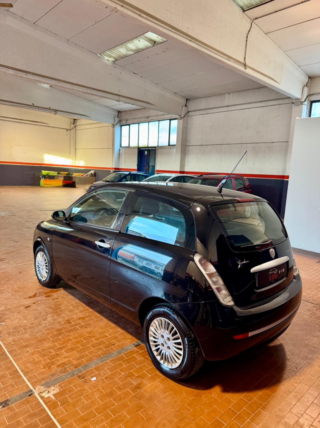 Lancia Ypsilon 1.2 Argento