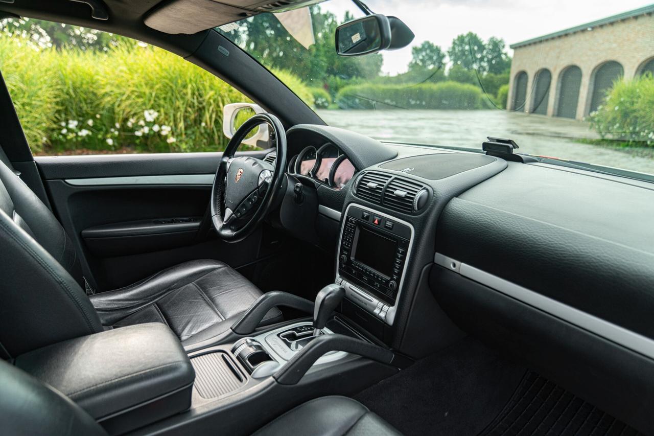 Porsche Cayenne S LIVREA ROTHMANS - POR00250