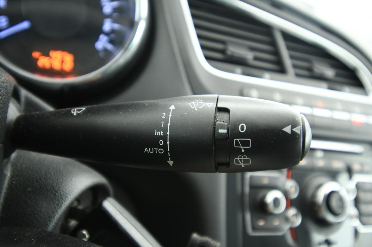 PEUGEOT 5008 2.0 hdi 16v Business 163cv auto PER COMMERCIANTI+HEAD-UP+PELLE