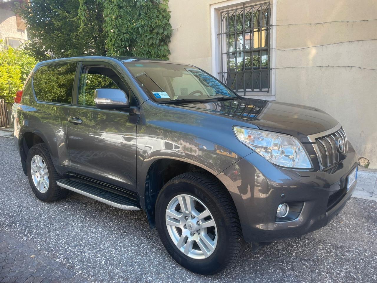 TOYOTA LAND CRUISER 3.0 D4-D 3PORTE 60TH ANNIVERSARY
