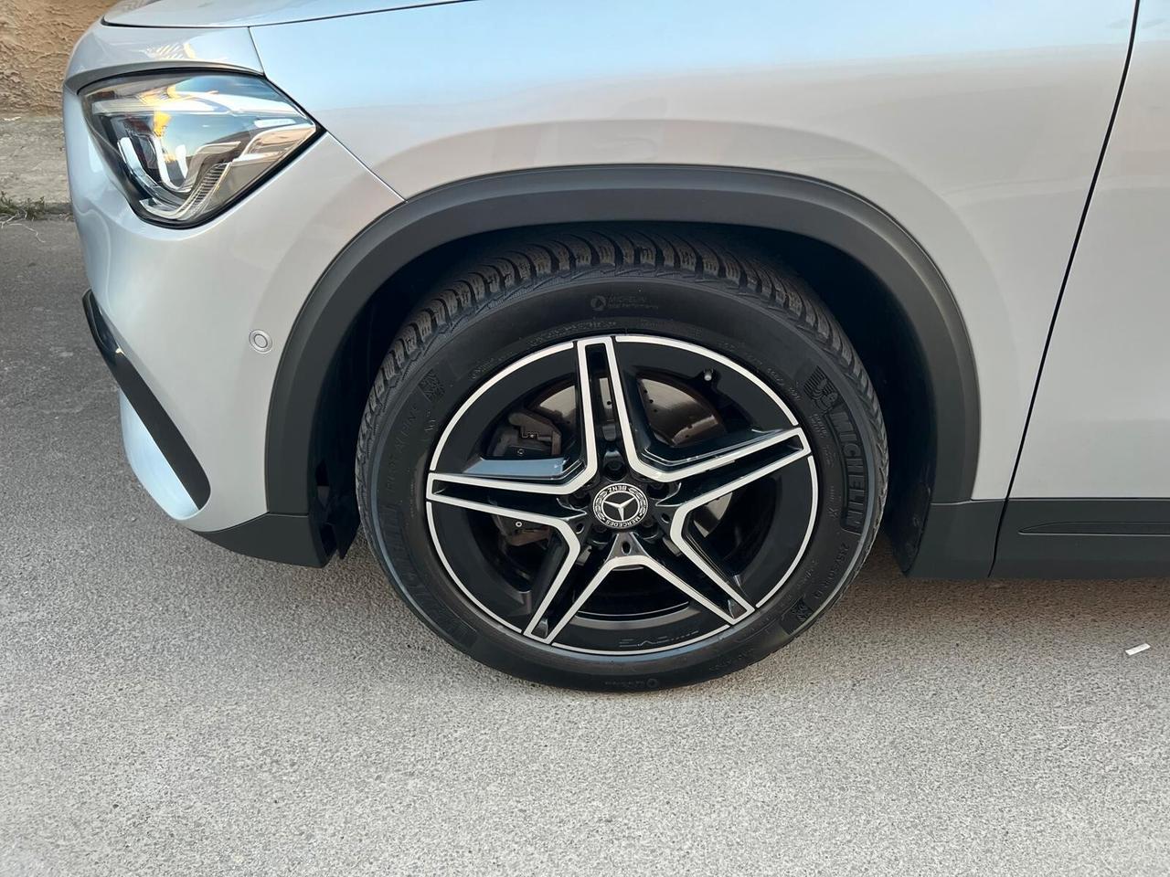 MERCEDES-BENZ GLA 200D PREMIUM 2.0 150CV PELLE NAVI CAM ANNO 2021
