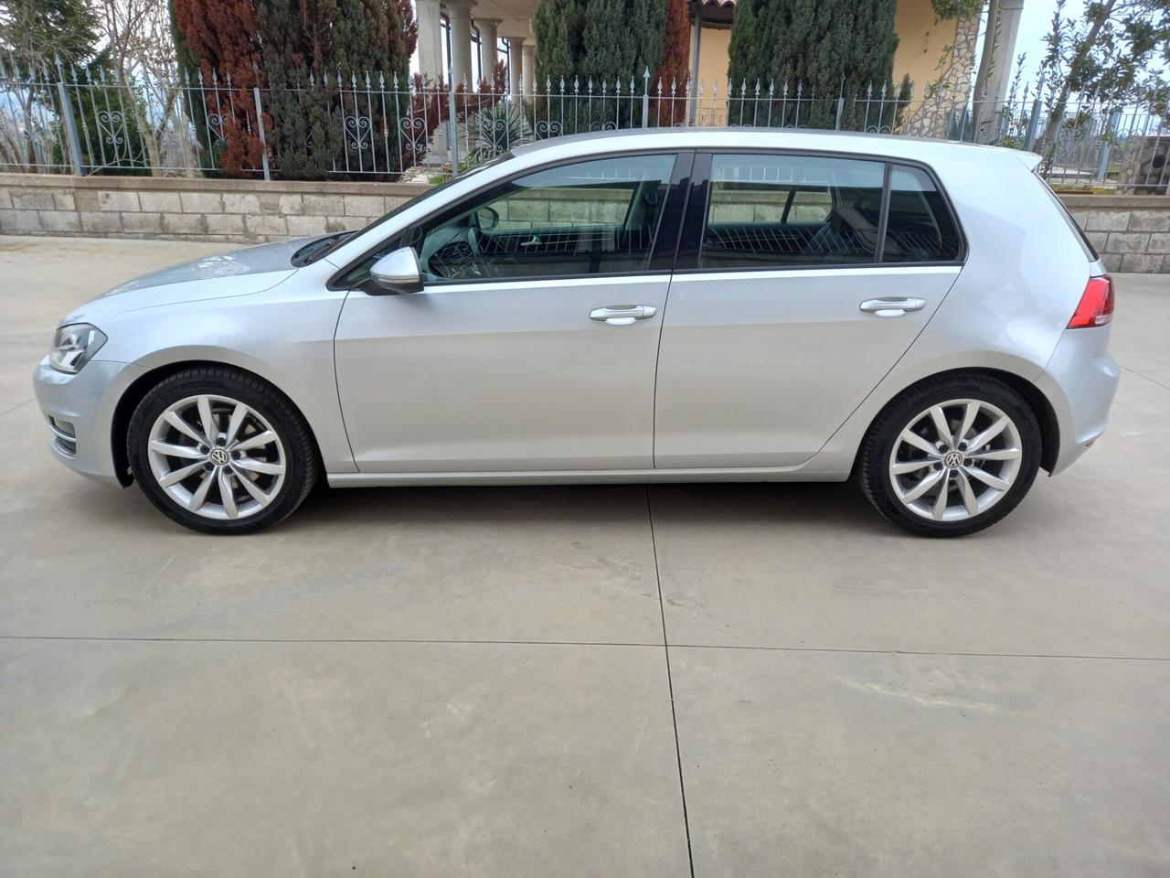 Volkswagen Golf 2.0 TDI 5p. Highline BlueMotion Technology