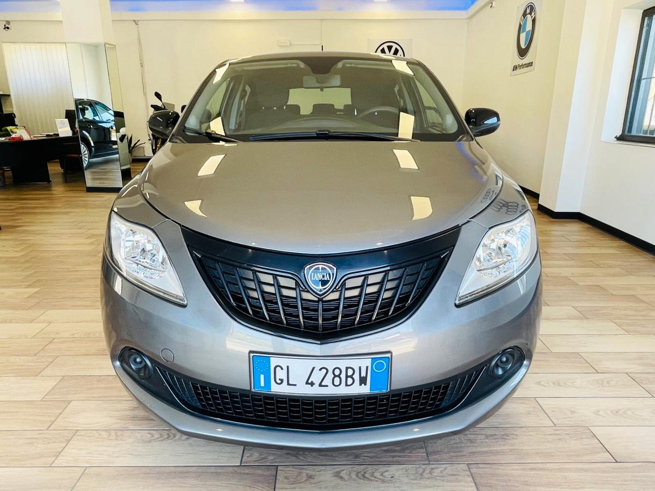 Lancia Ypsilon 1.0 Hybrid Ecochic Silver
