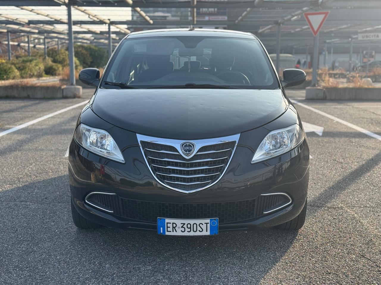 Lancia Ypsilon 1.2 69 CV 5 porte S&S Platinum