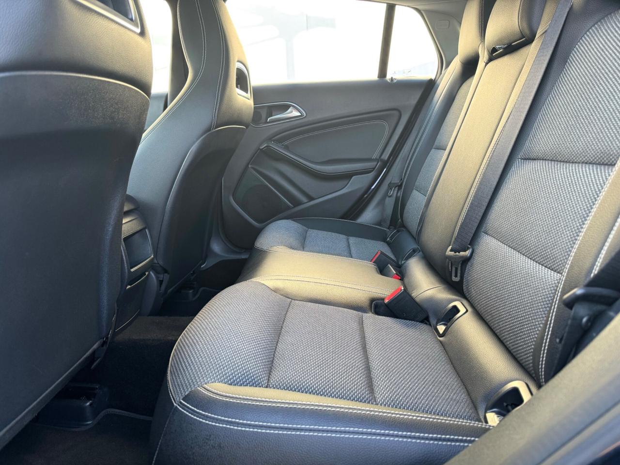MERCEDES CLA 200d S.B. Sport - Tetto Led Navi