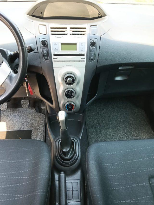 TOYOTA Yaris 1.3 5 porte Sol