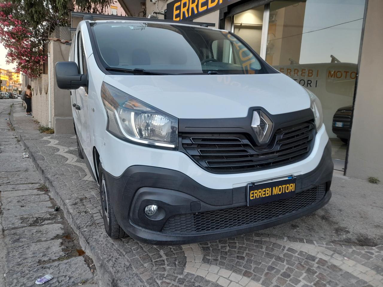 RENAULT TRAFIC 2014