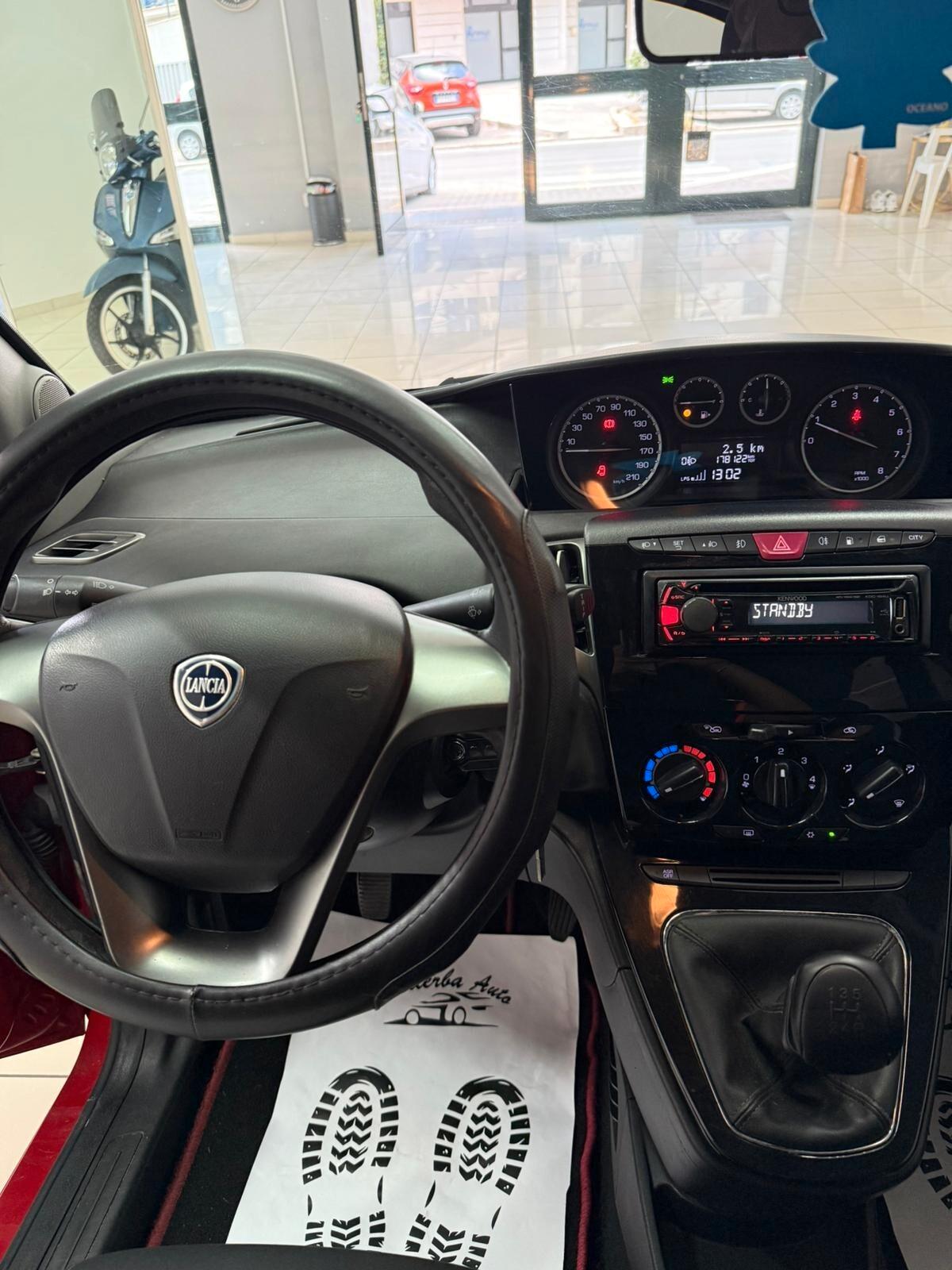 Lancia Ypsilon 1.2 69 CV 5 porte GPL Ecochic Gold