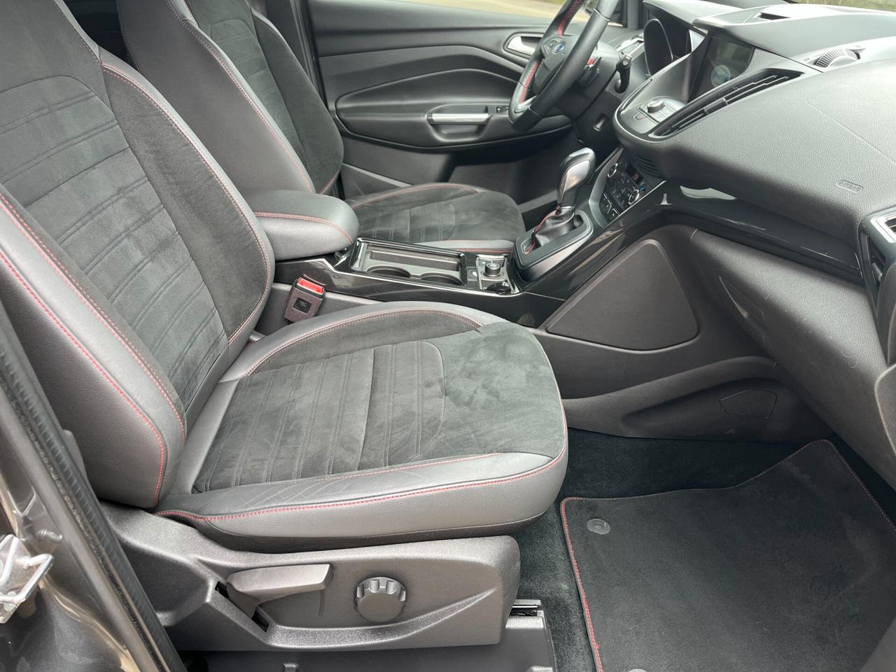 Ford Kuga 2.0 TDCI 150 cv 4WD Powershift ST-Line