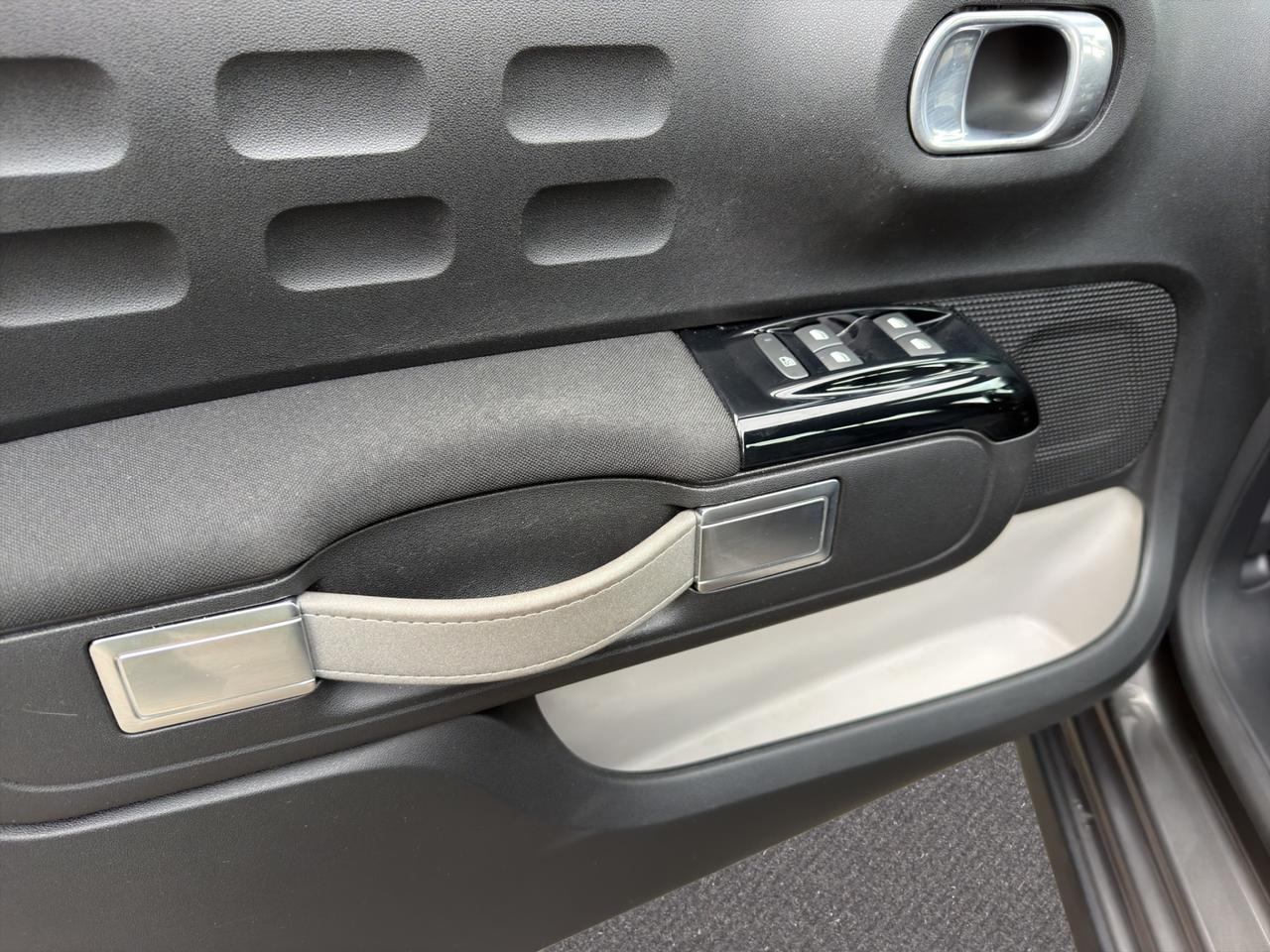 Citroen C3 1.2 Shine 83cv - Unipro - Promo Finanziamento - Neopatatentati - Tagliandi certificati - Cerchi in lega - Schermo - Clima Automatico
