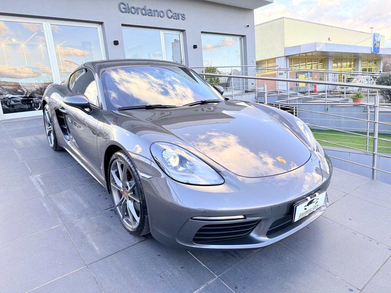 Porsche 718 Spyder Cayman 2.0 T 300cv 4.000km