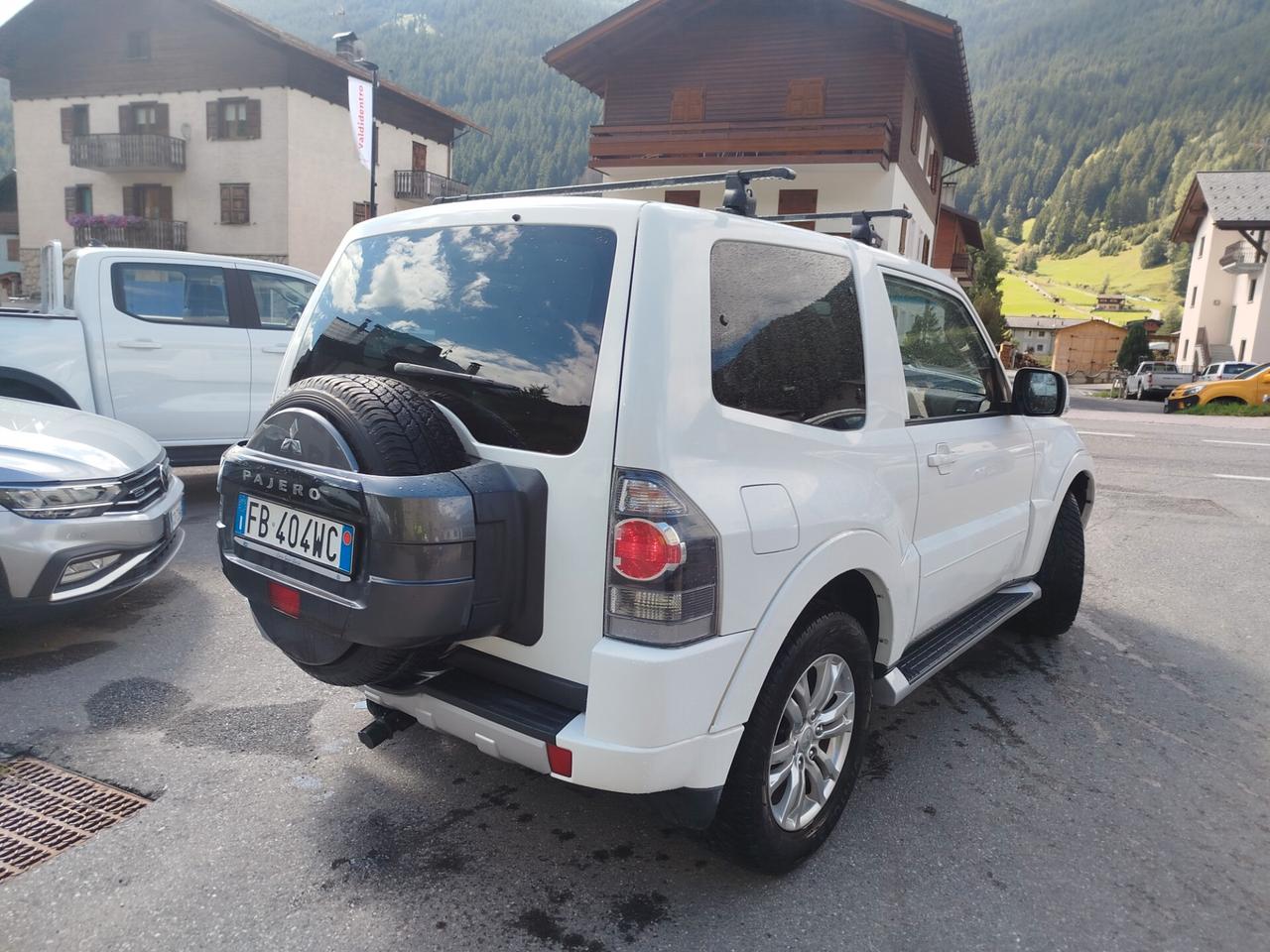 Mitsubishi Pajero 3.2 DI-D 16V MANUALE 204 CV. 3p. Intense DPF