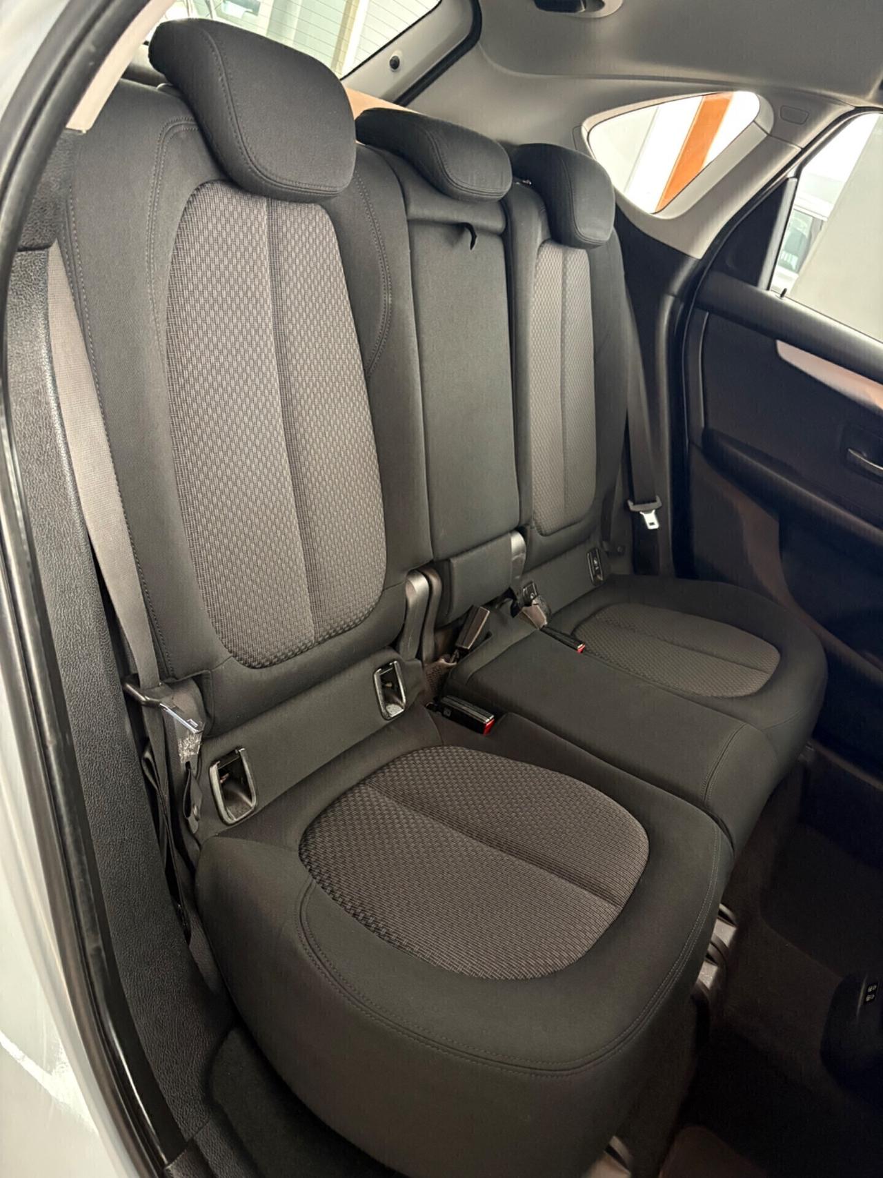 Bmw 2er Active Tourer 216d Active Tourer Business
