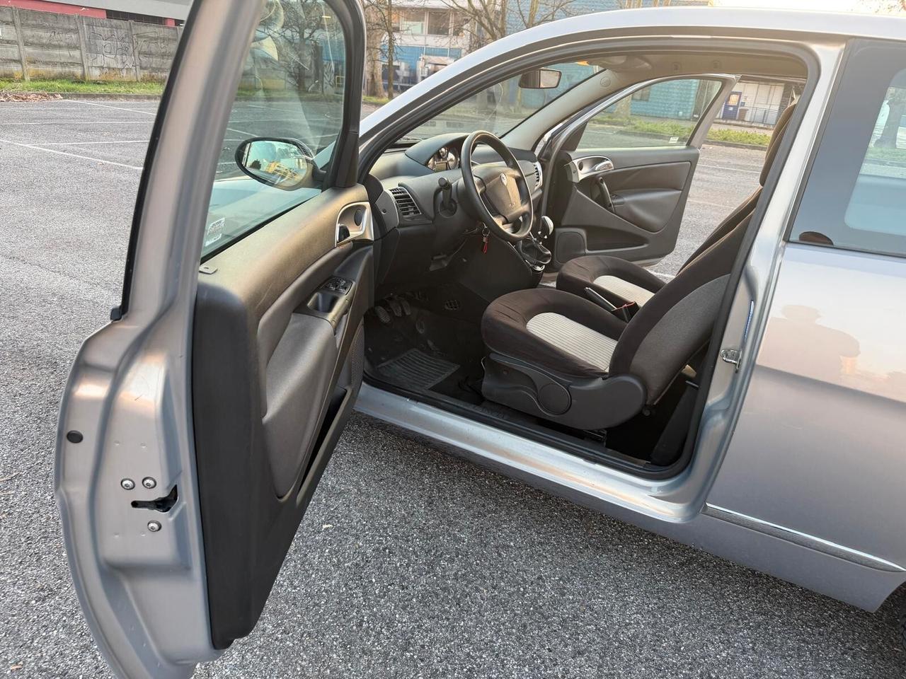 Lancia Ypsilon 1.2 Argento