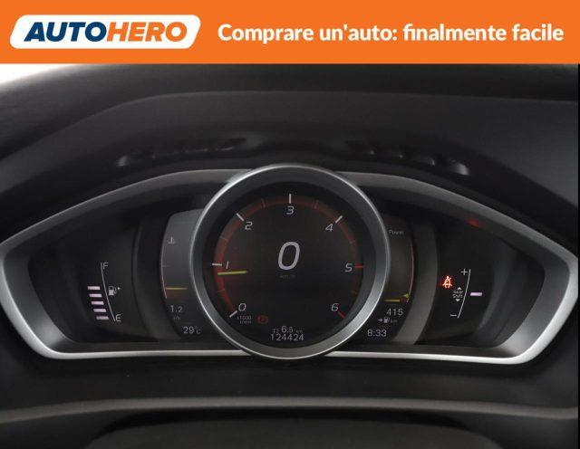 VOLVO V40 D3 Momentum