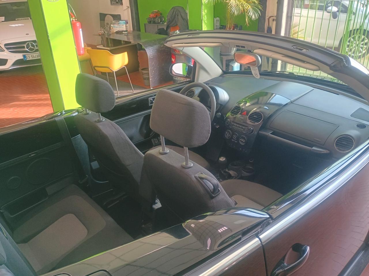 VOLKSWAGEN NEW BEATTLE CABRIO