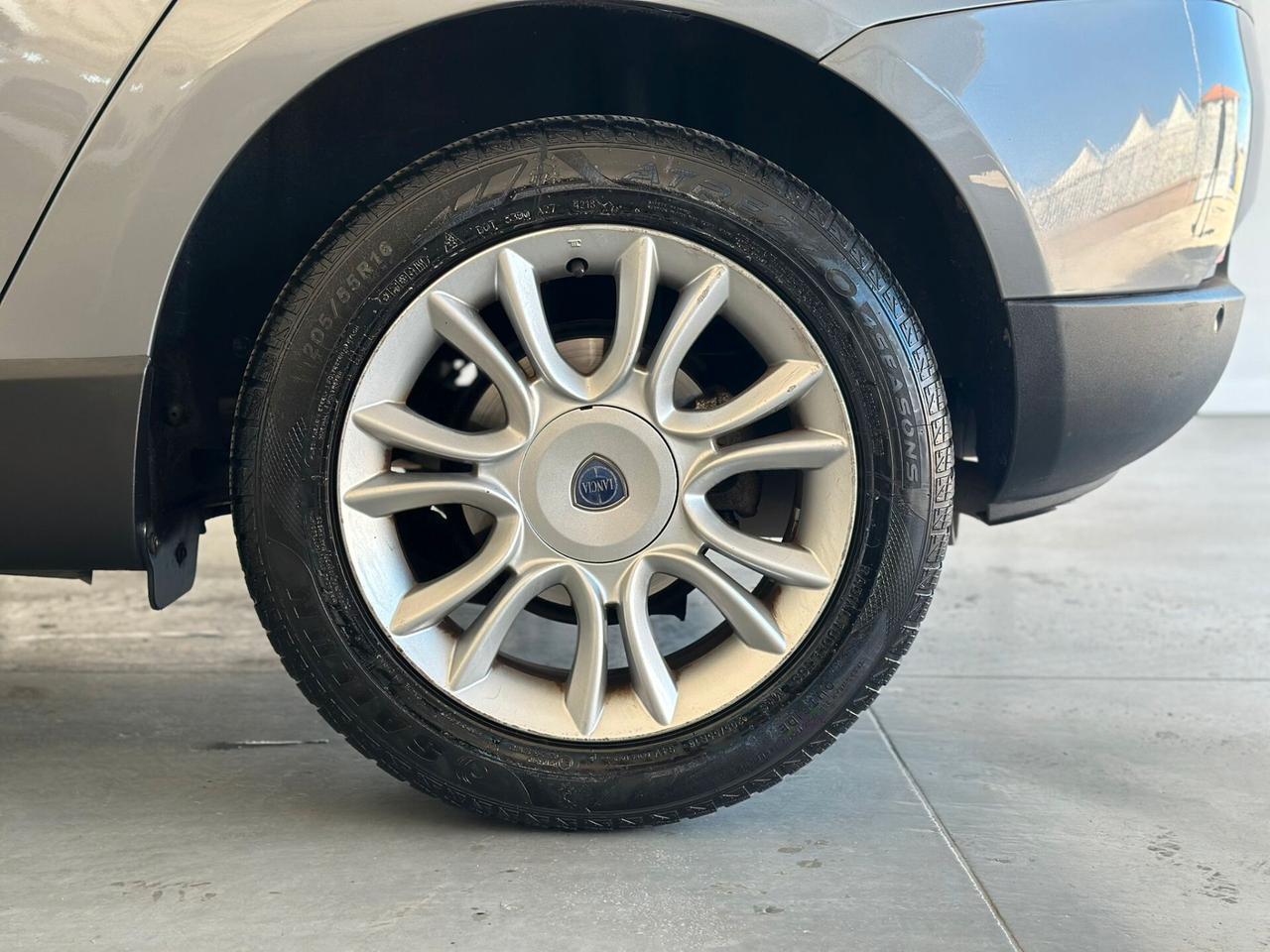 Lancia Delta 1.6 MJT 2009 100.000KM