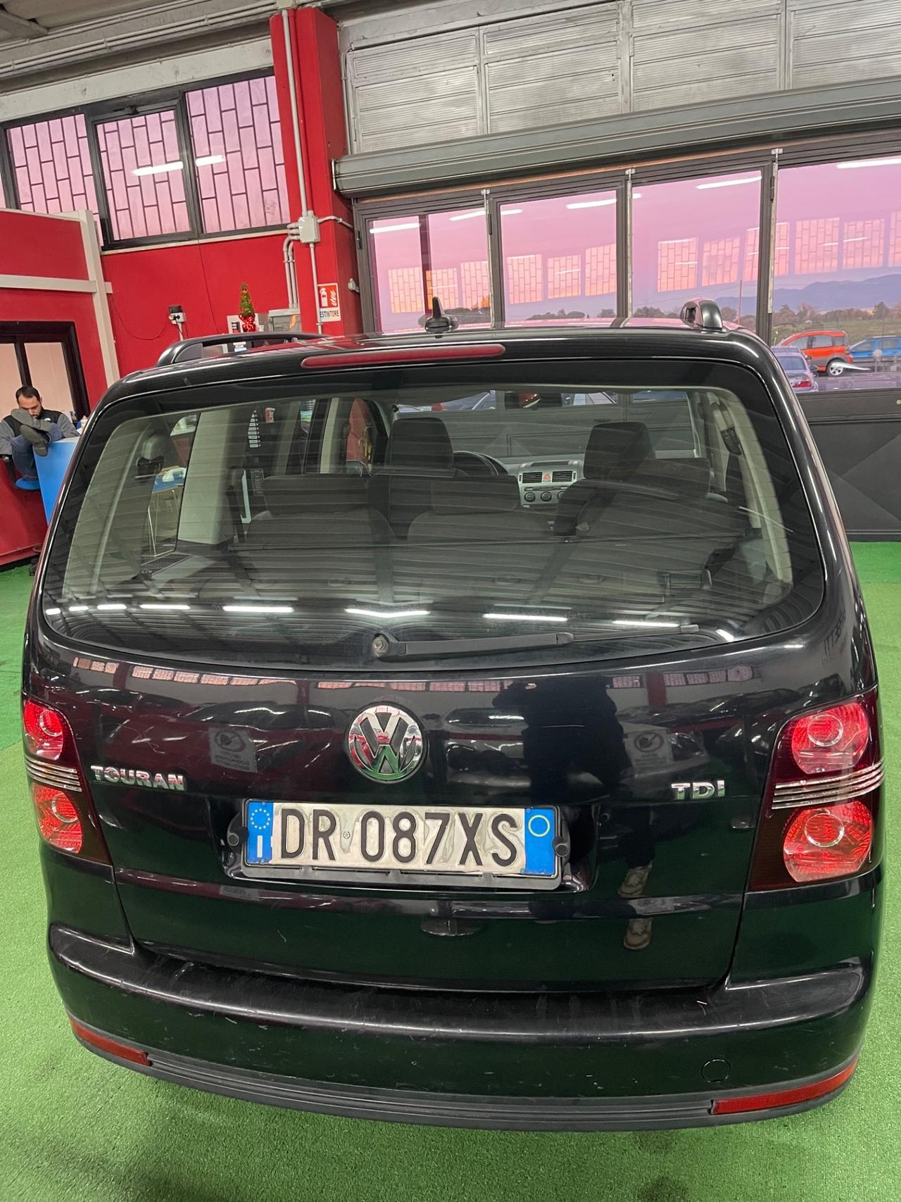 Volkswagen Touran 1.9 TDI Aut. 7 Posti Neopatentati PERMUTE RATE