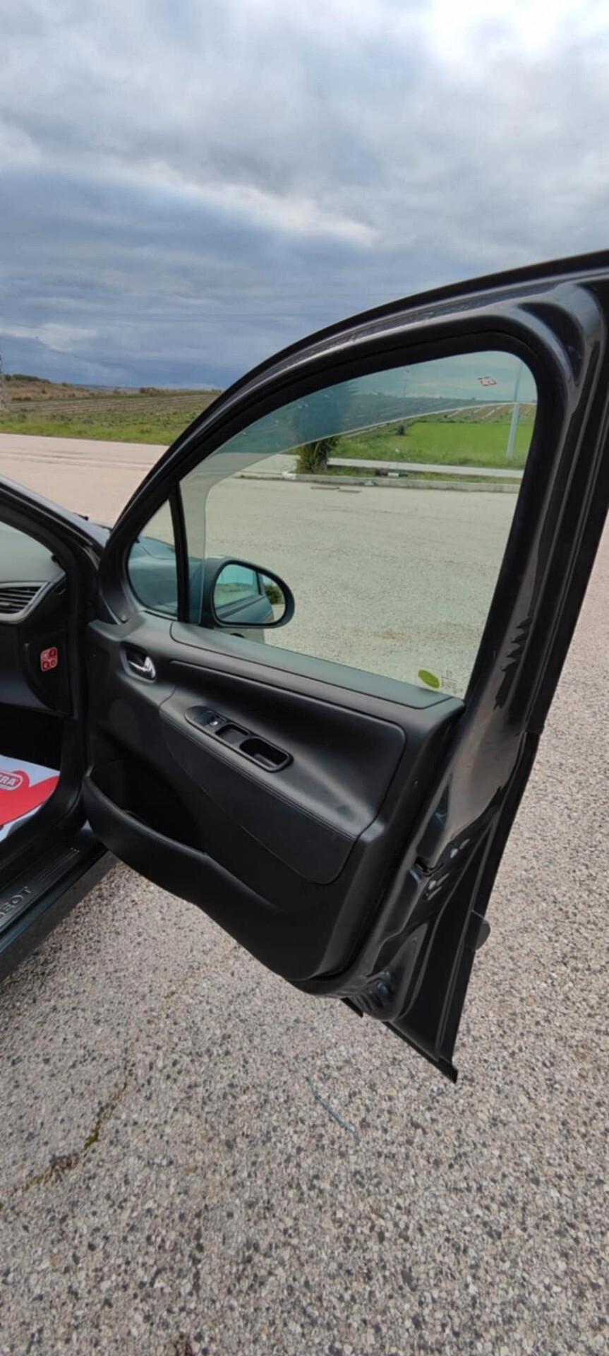 Peugeot 207 1.6 8V HDi 93CV 5p. Allure