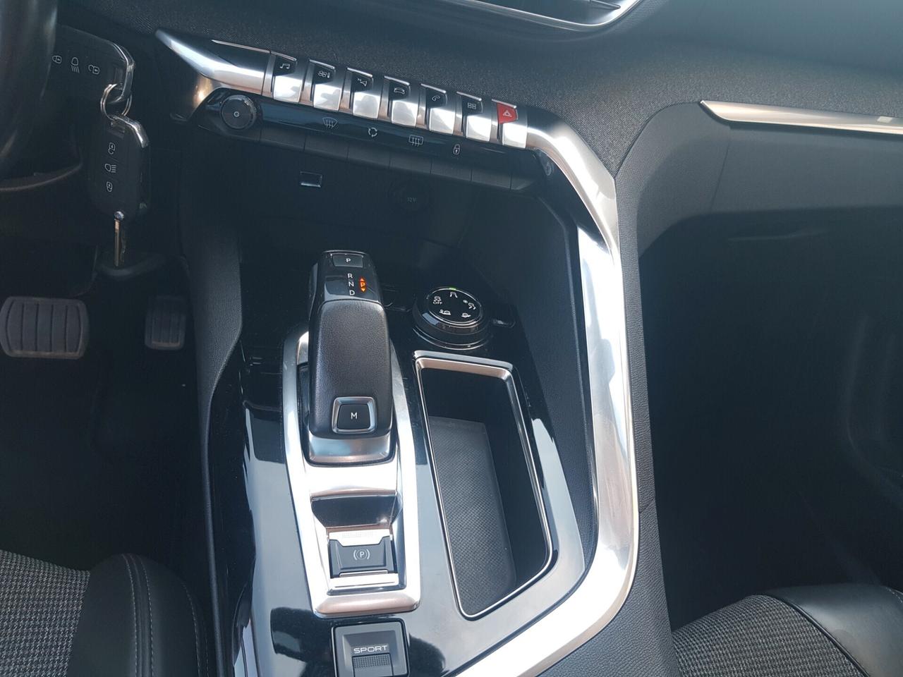 Peugeot 3008 BlueHDi 120 S&S EAT6 Allure