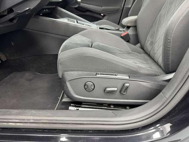 Volkswagen Golf 8 STYLE 1.5 eTSI DSG 150CV *MATRIX+RETROCAM* PROMO
