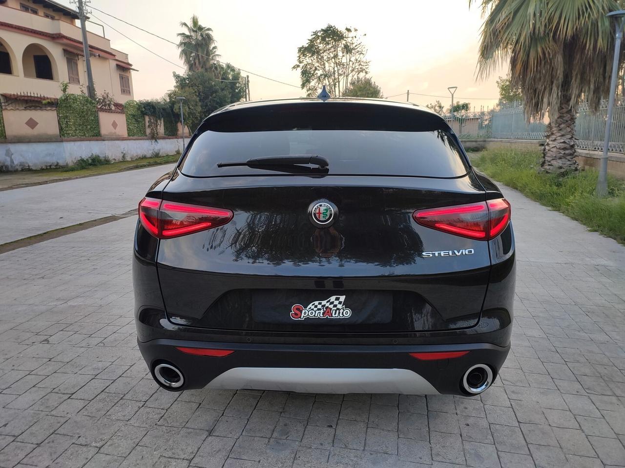 Alfa Romeo Stelvio 2.2 DIESEL 160 CV AT8 RWD NAVIGATORE AUTOMATIK