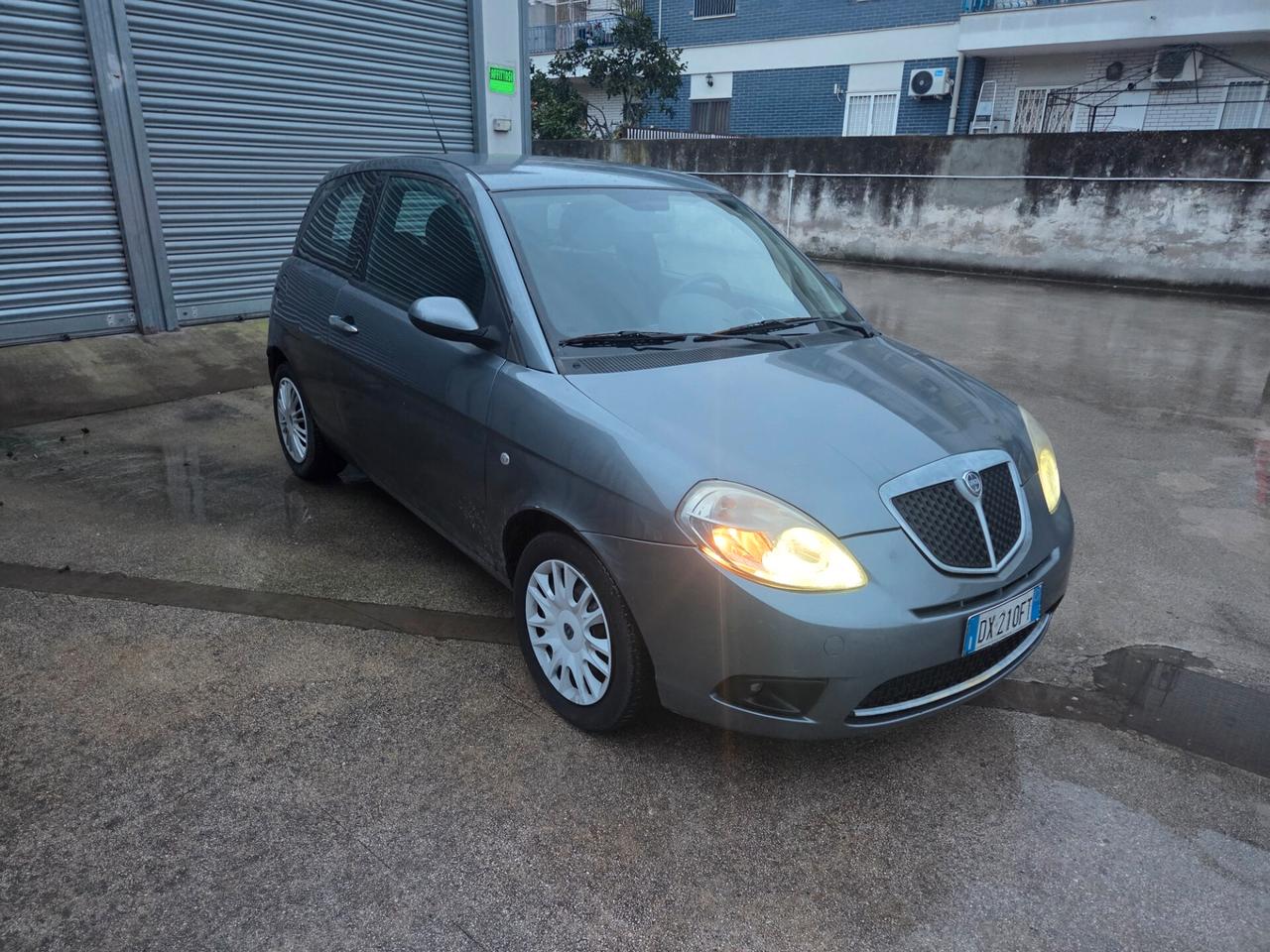 Lancia Ypsilon 1.2 Versus