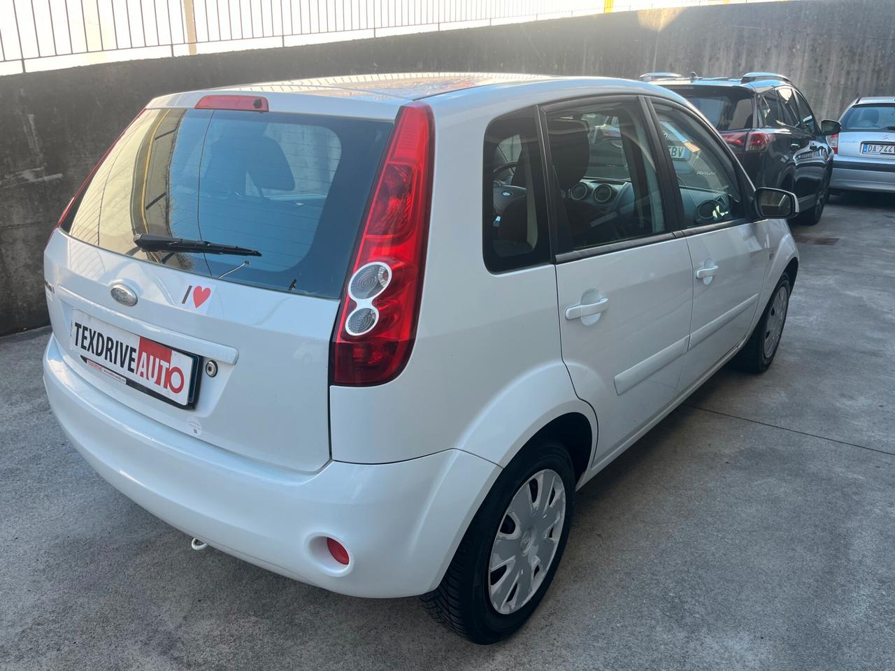 Ford Fiesta 1.2 16V 5p. Ghia