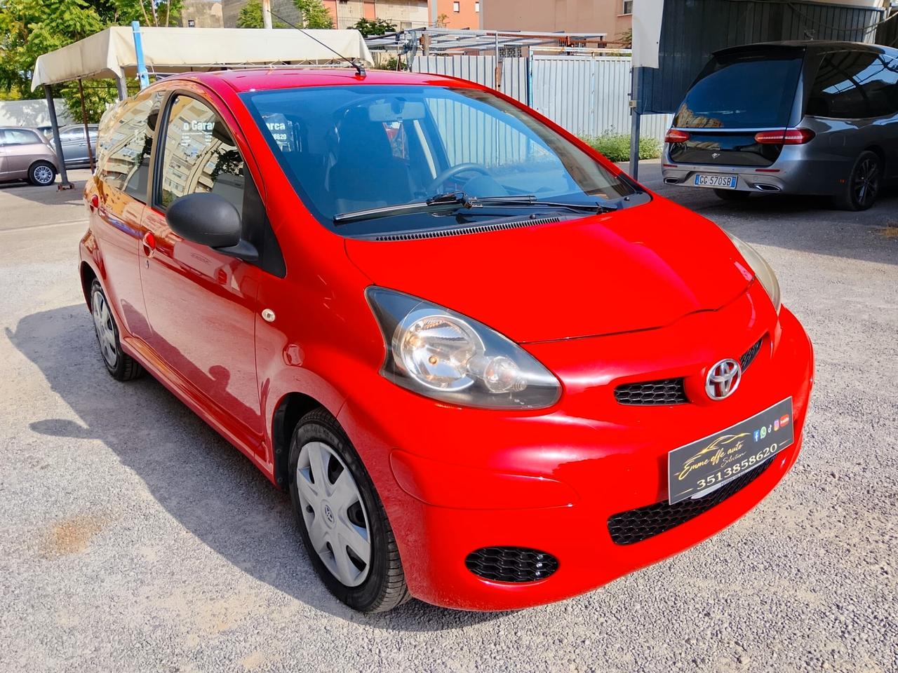 Toyota Aygo 1.0 12V VVT-i 5 porte Now 2011