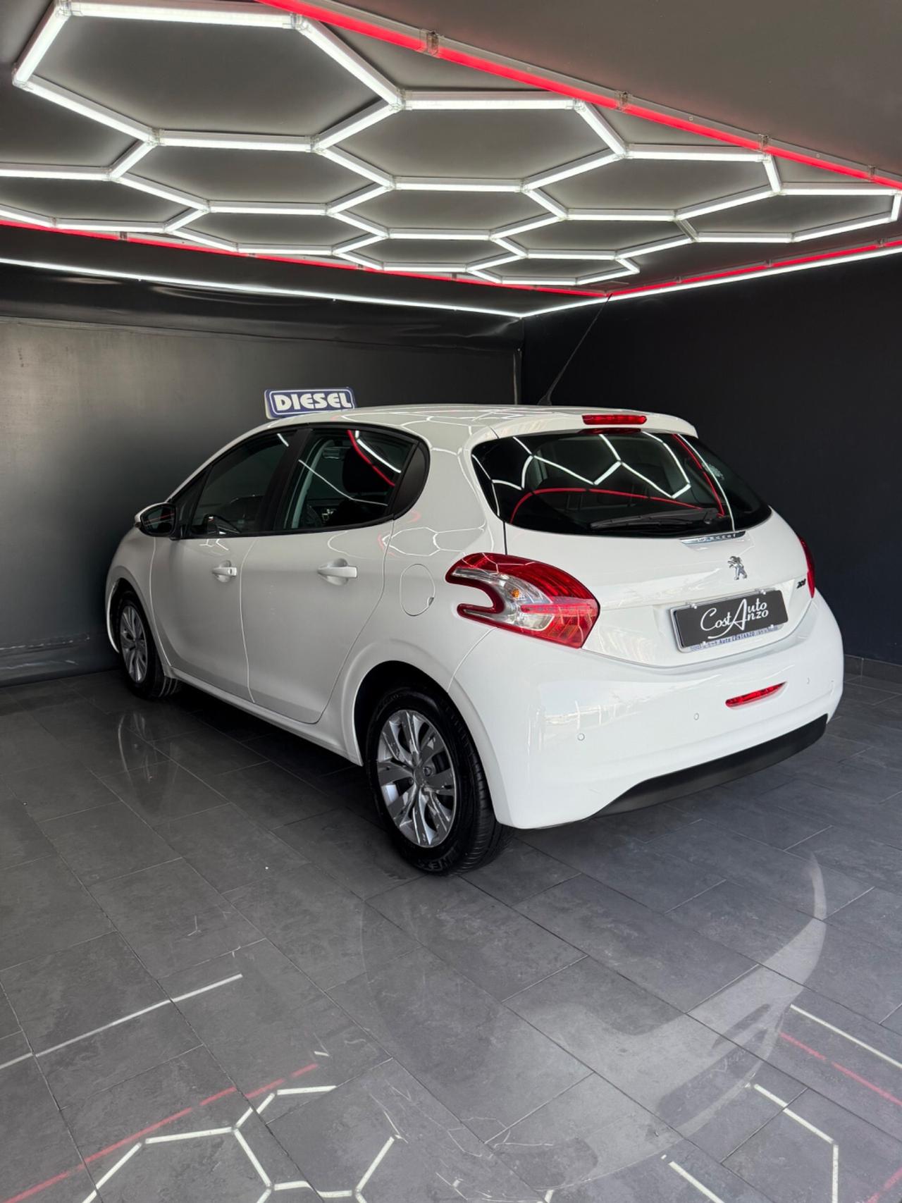 Peugeot 208 1.4 HDi 68 CV Allure