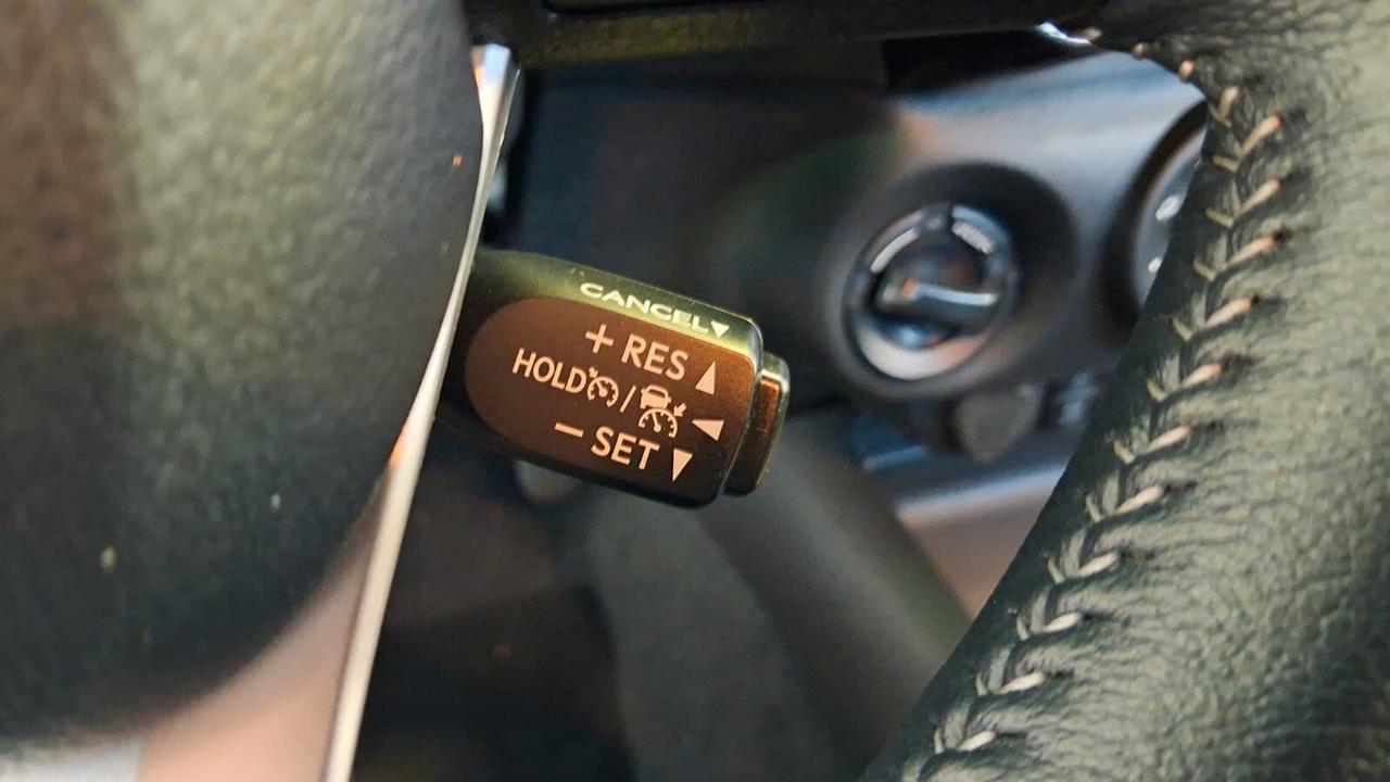 Toyota Hilux 2.4 D-4D A/T 4WD 4 porte Double Cab Lounge Iva esclusa
