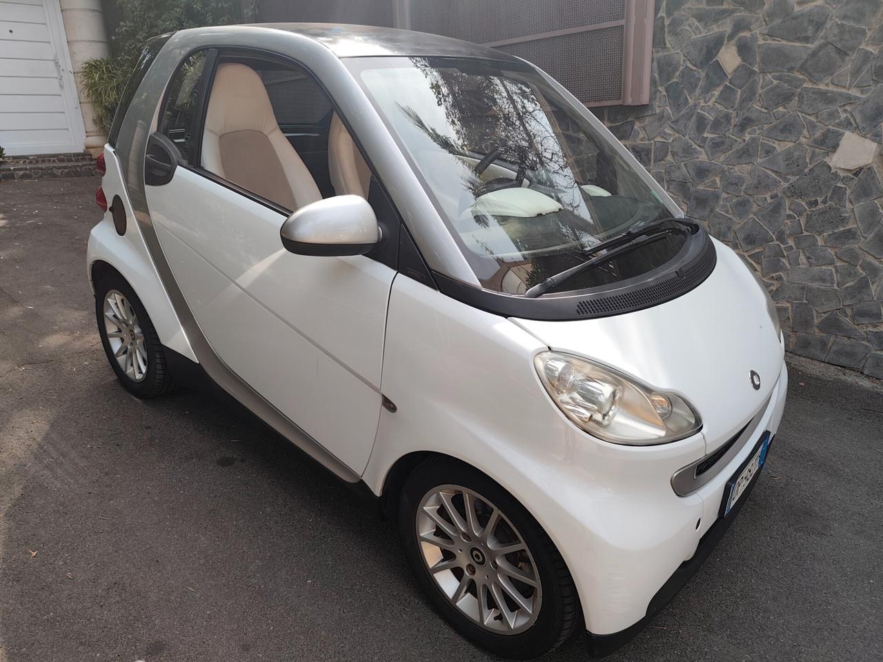 Smart ForTwo 1000 Passion leggi